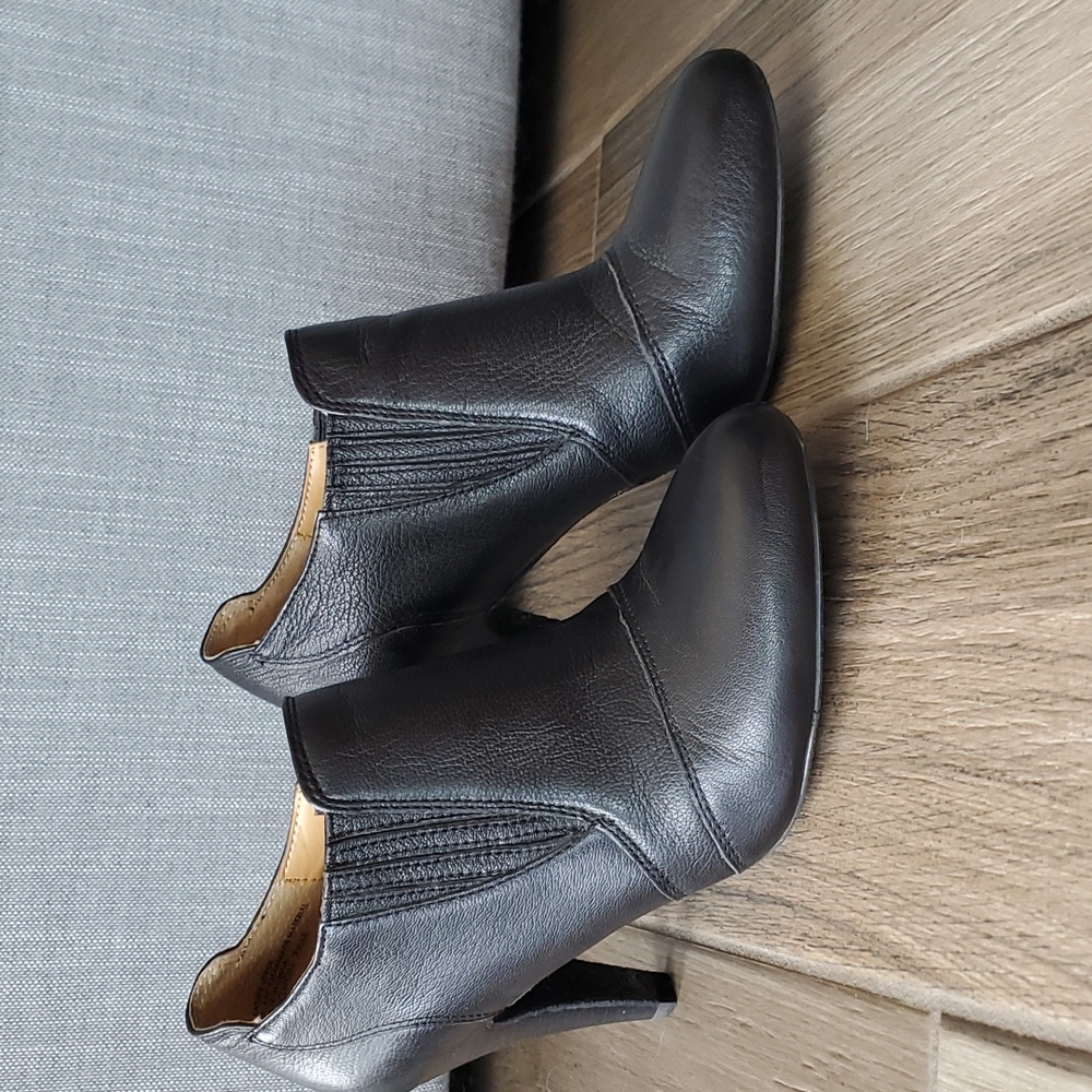 Audrey Brooke Black Booties